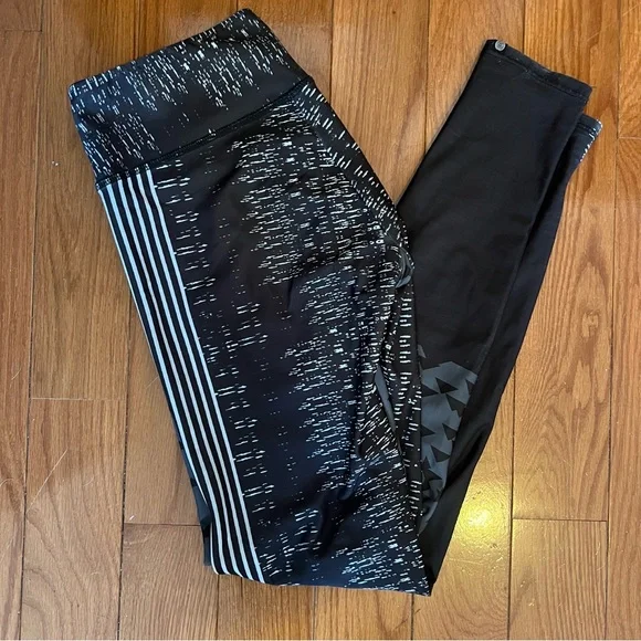 Onzie | Graphic Leggings - Picture 5 of 7
